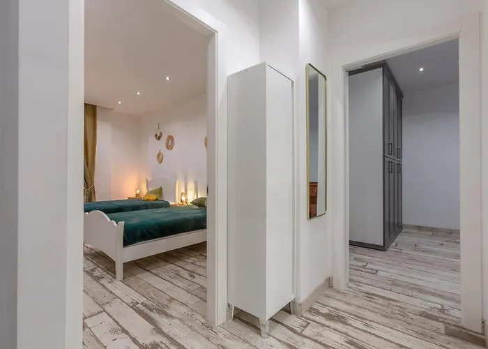 Guesthost - San Donato Fiera House X6 볼로냐