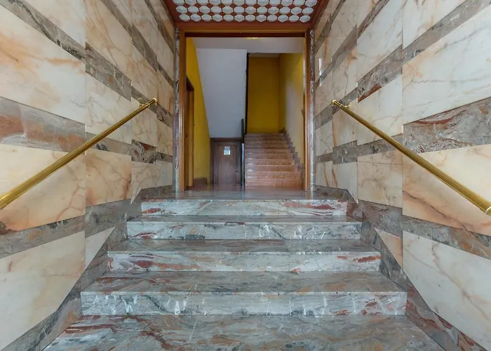 Guesthost - San Donato Fiera House X6 *