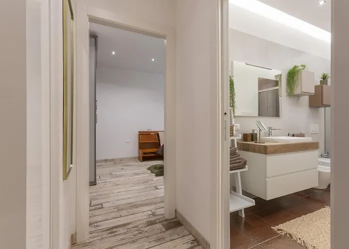 Guesthost - San Donato Fiera House X6 *