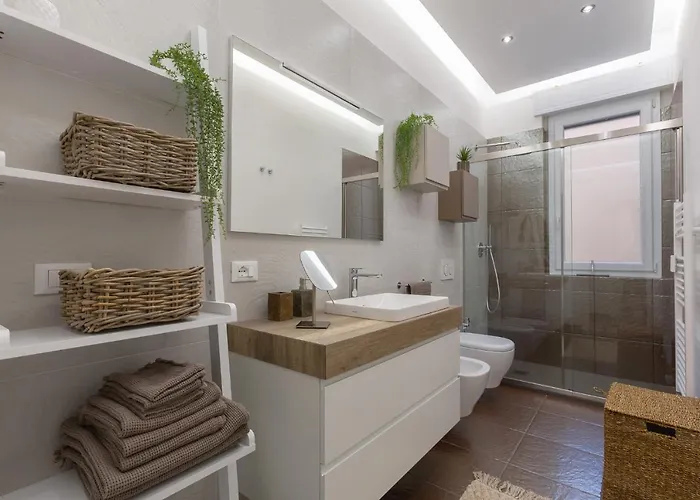 Guesthost - San Donato Fiera House X6 *