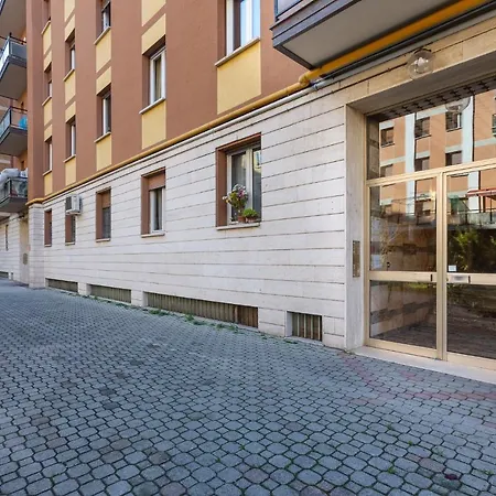 Guesthost - San Donato Fiera House X6